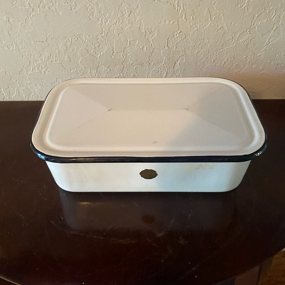 Antique Storage Box Pot 1920’s Large White/ black trim Enamel Ware. - Picture 2 of 7